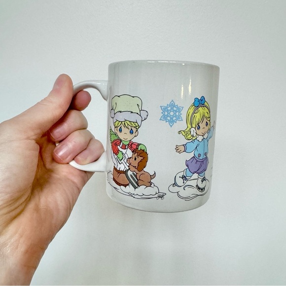 Vintage 2009 Precious Moments Winter Ice Skating mug - Picture 2 of 8